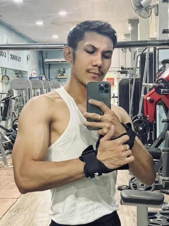 Aung Zaw Win at the gym
